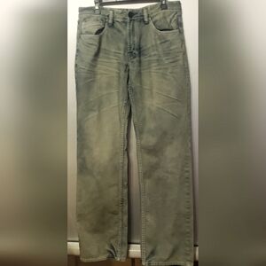 MENS PREOWNED TRAVIS BASIC RELAXED BUFFALO DAVID BRITTON JEANS. SIZE 32. DISTRES